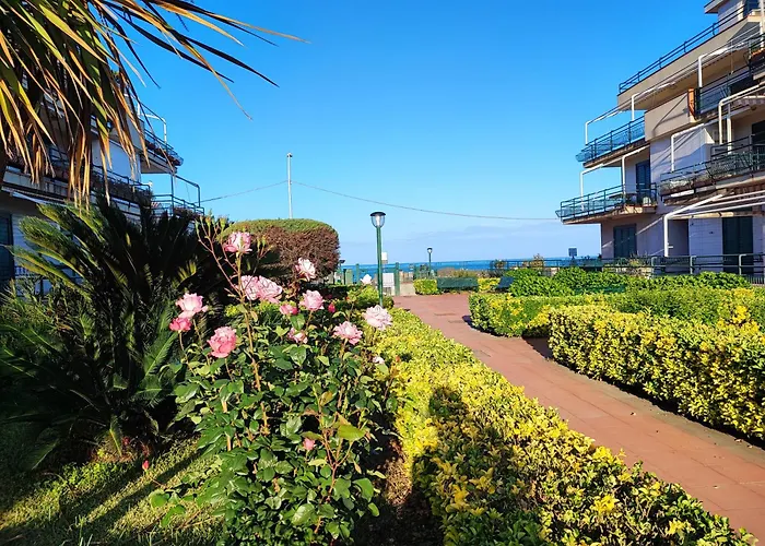 Sea Garden, Fronte Mare Con Piscina