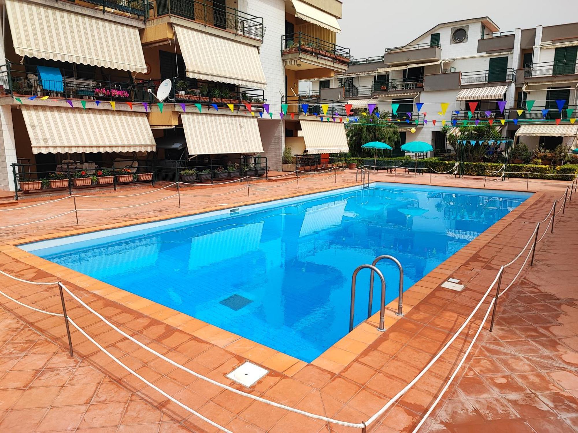 Sea Garden, Fronte Mare Con Piscina *